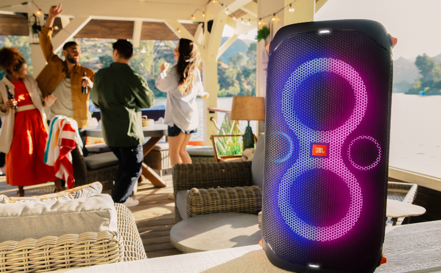 JBL Partybox 110 | Portable party speaker with 160W powerful sound, built-in lights and splashproof design.