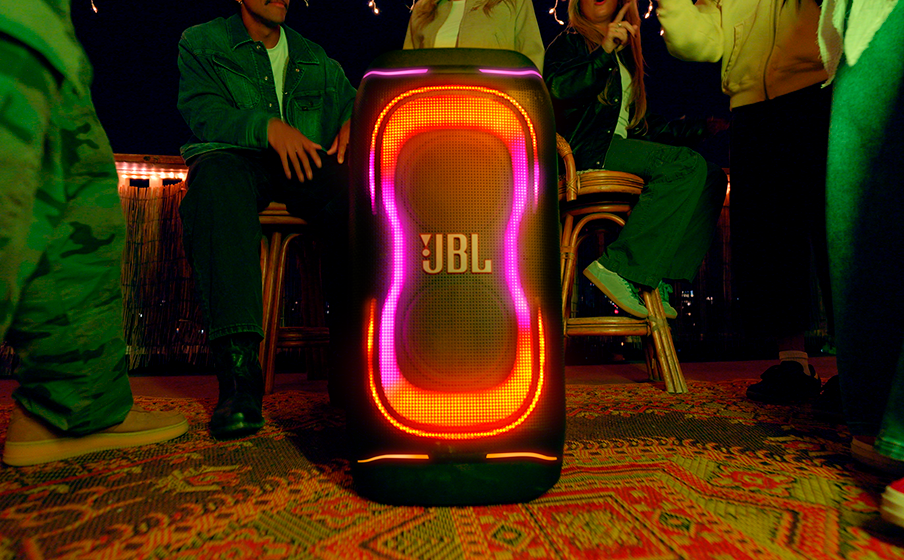 Đẩy mood cực căng với chất &acirc;m JBL Legendary Sound