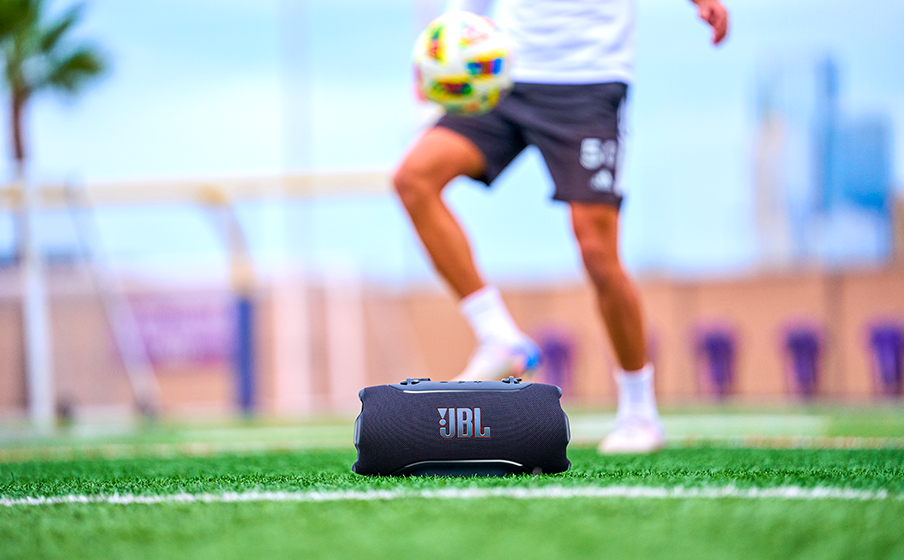 Chất &acirc;m JBL huyền thoại đầy uy lực thăng hạng c&ugrave;ng AI Sound Boost