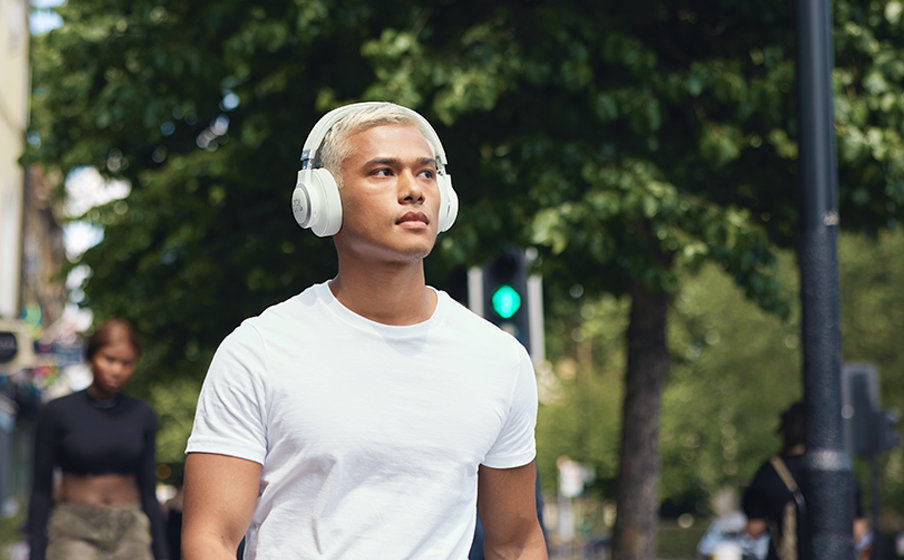 JBL Signature Sound v&agrave; &acirc;m thanh v&ograve;m