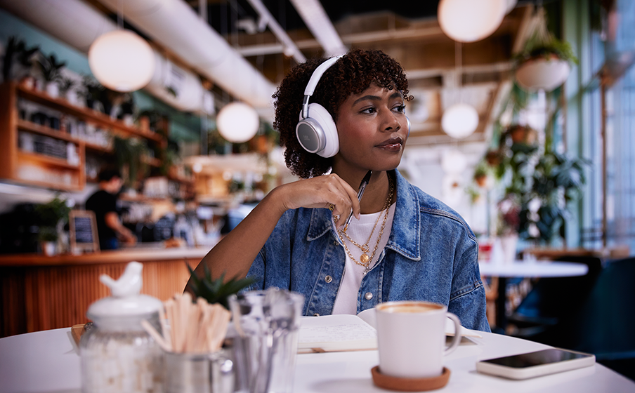 Chống ồn Th&iacute;ch ứng True Adaptive Noise Cancelling 2.0, tự c&acirc;n chỉnh theo thời gian thực